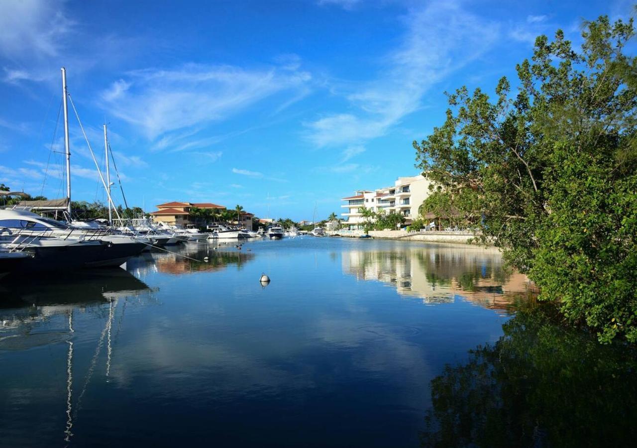 High-end Waterfront At Secrets Waters Apartment *
