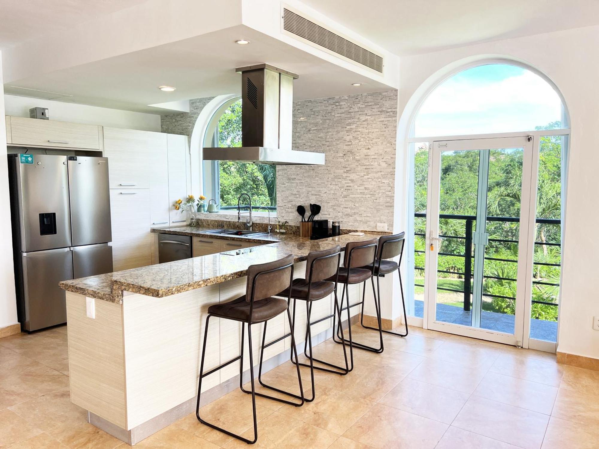 High-end Waterfront At Secrets Waters Apartment *