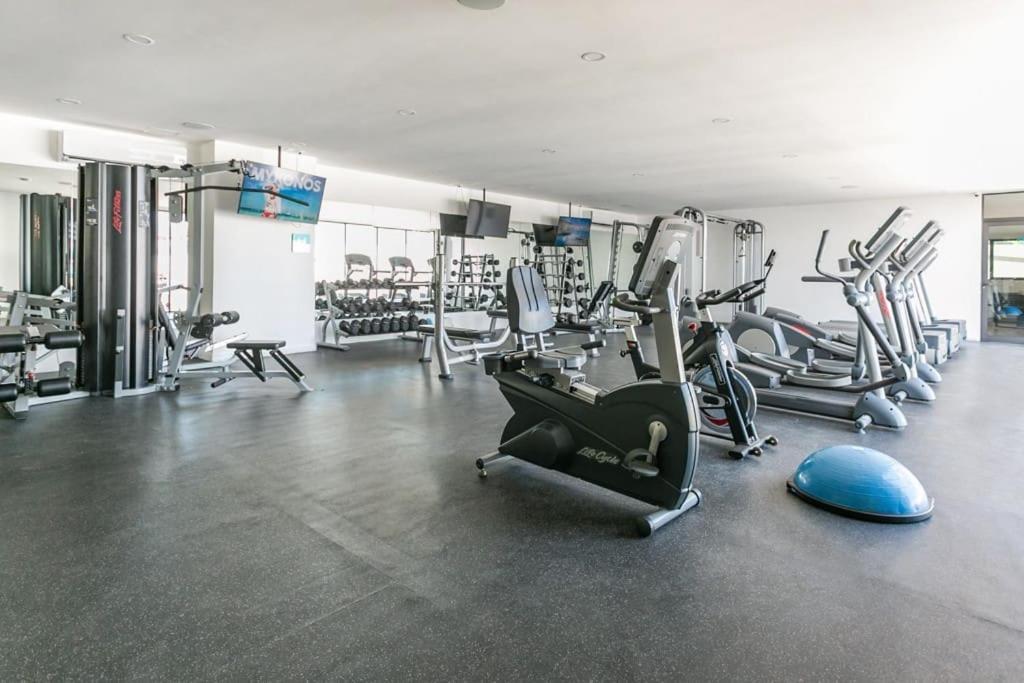 Stylish Condo, Location & Impressive Pools *