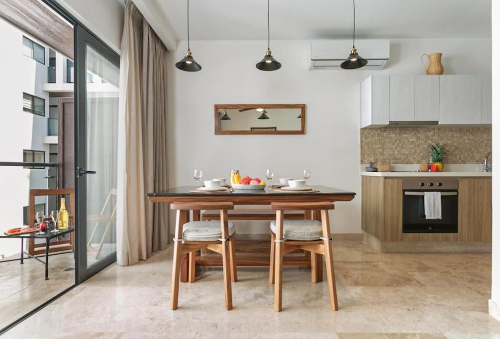 Stylish Condo, Location & Impressive Pools Playa del Carmen