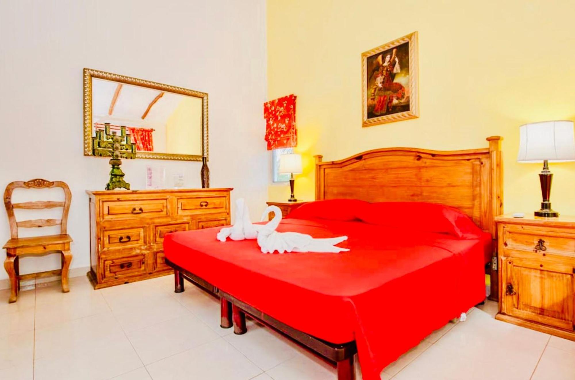 Executive Comfort With Swimming Pool Air Conditioning And Parking Guest house Playa del Carmen