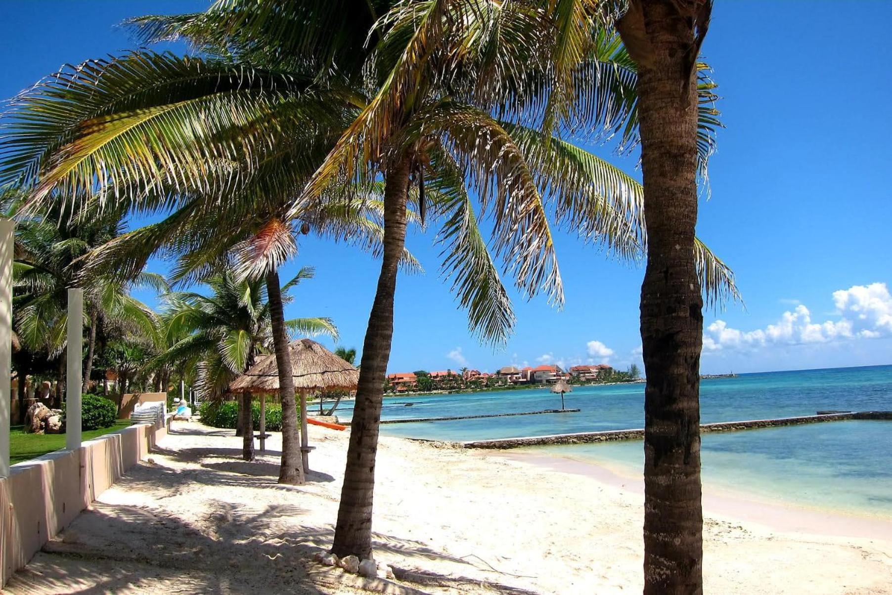 Exclusive, Lagoon Front, 2 Min Beach, Groundfloor, Grill & Paddelboard Apartment