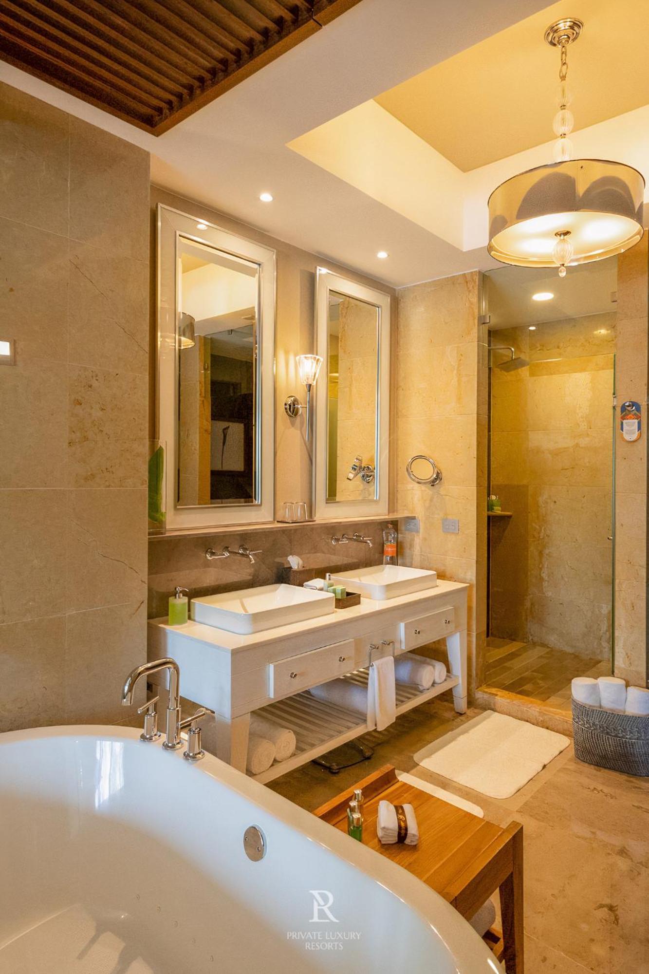 Resort Grand Luxxe Two Bd Loft- Riviera Maya *