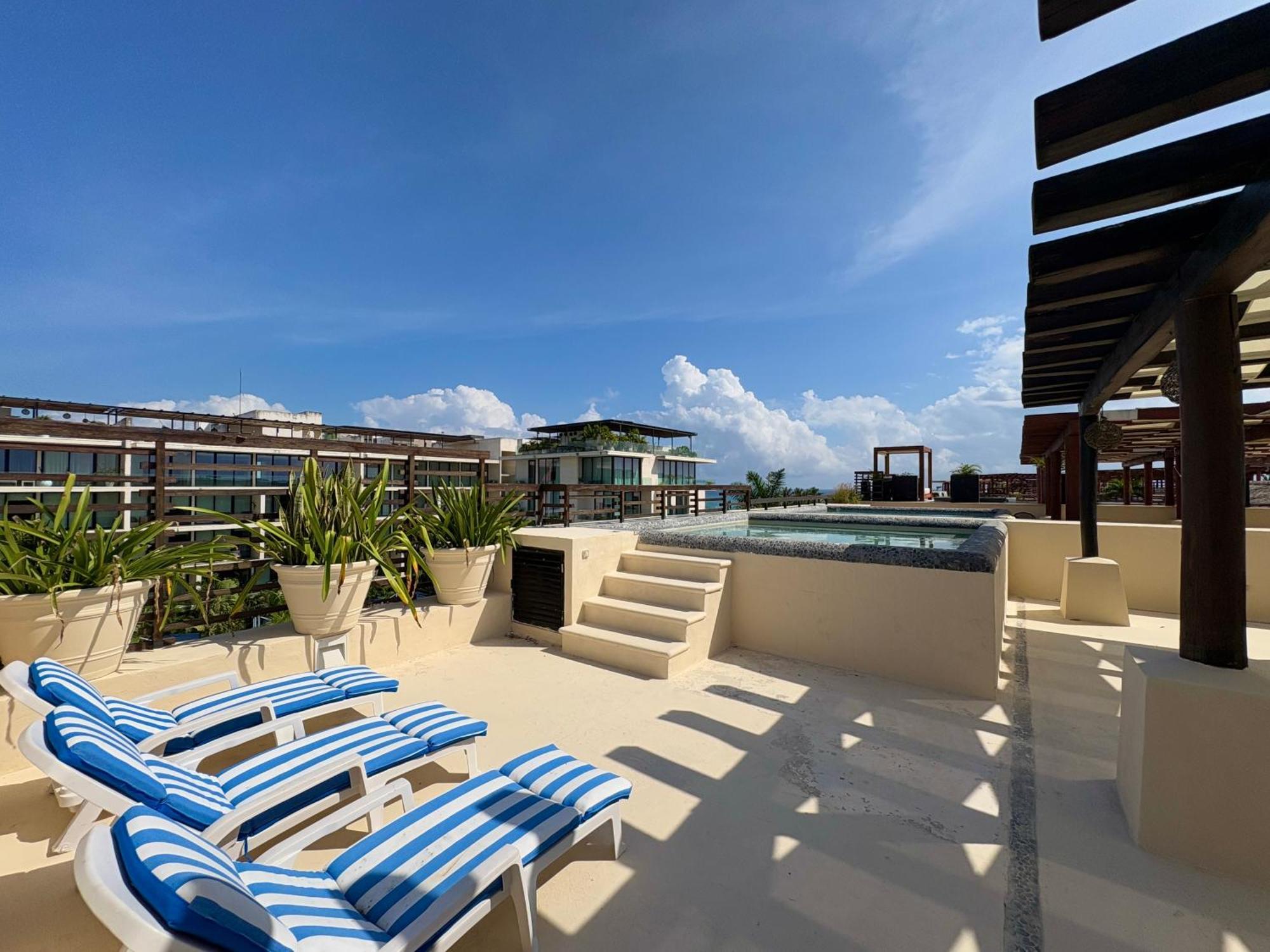 Awesome At Aldea Thai Beachfront Aparthotel Playa del Carmen