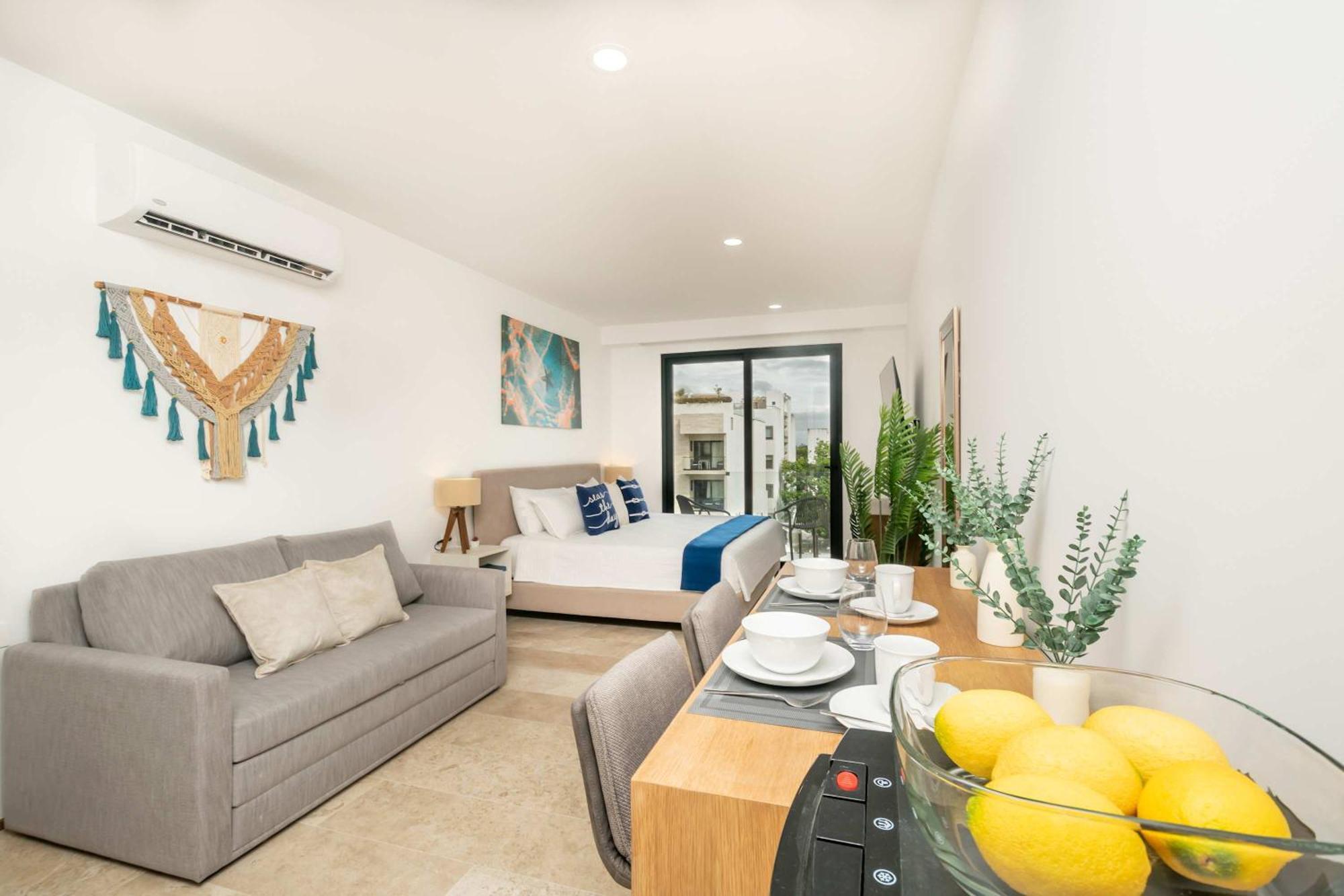 Holiday home Chic Studio, Oceanview Roof Pool, Balcony, Gym