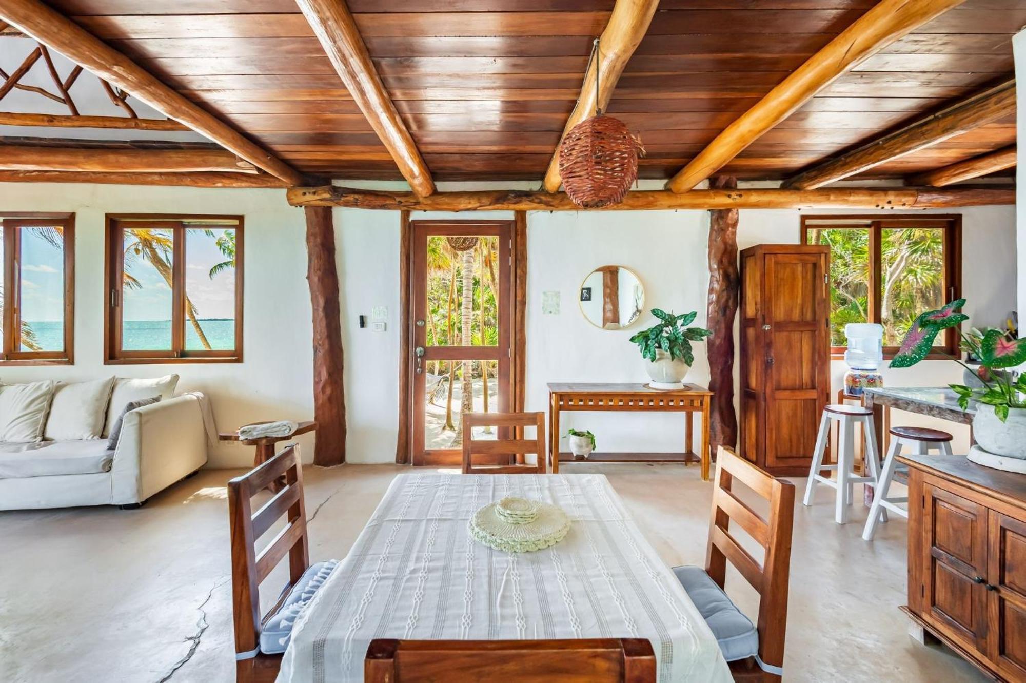 Amazing Eco Palapa At Private In Sian Kaan. Holiday home *
