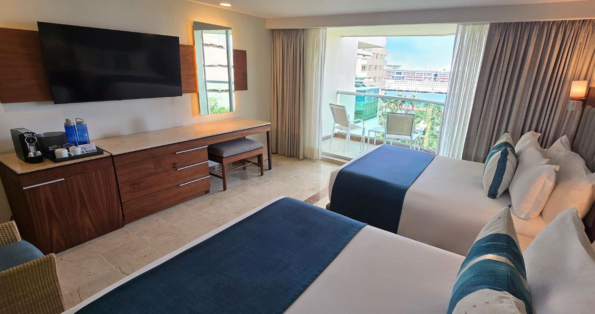 Grand Park Royal 5*