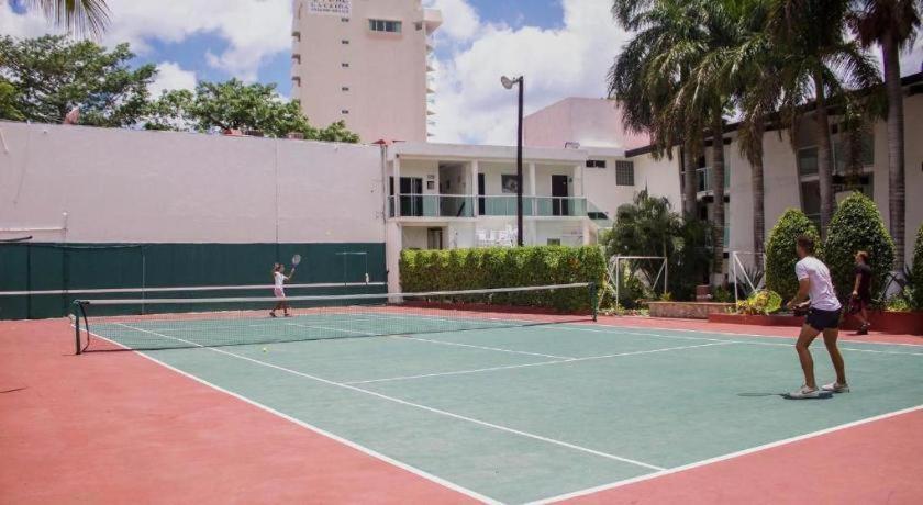 Hotel El Cid La Ceiba 3*