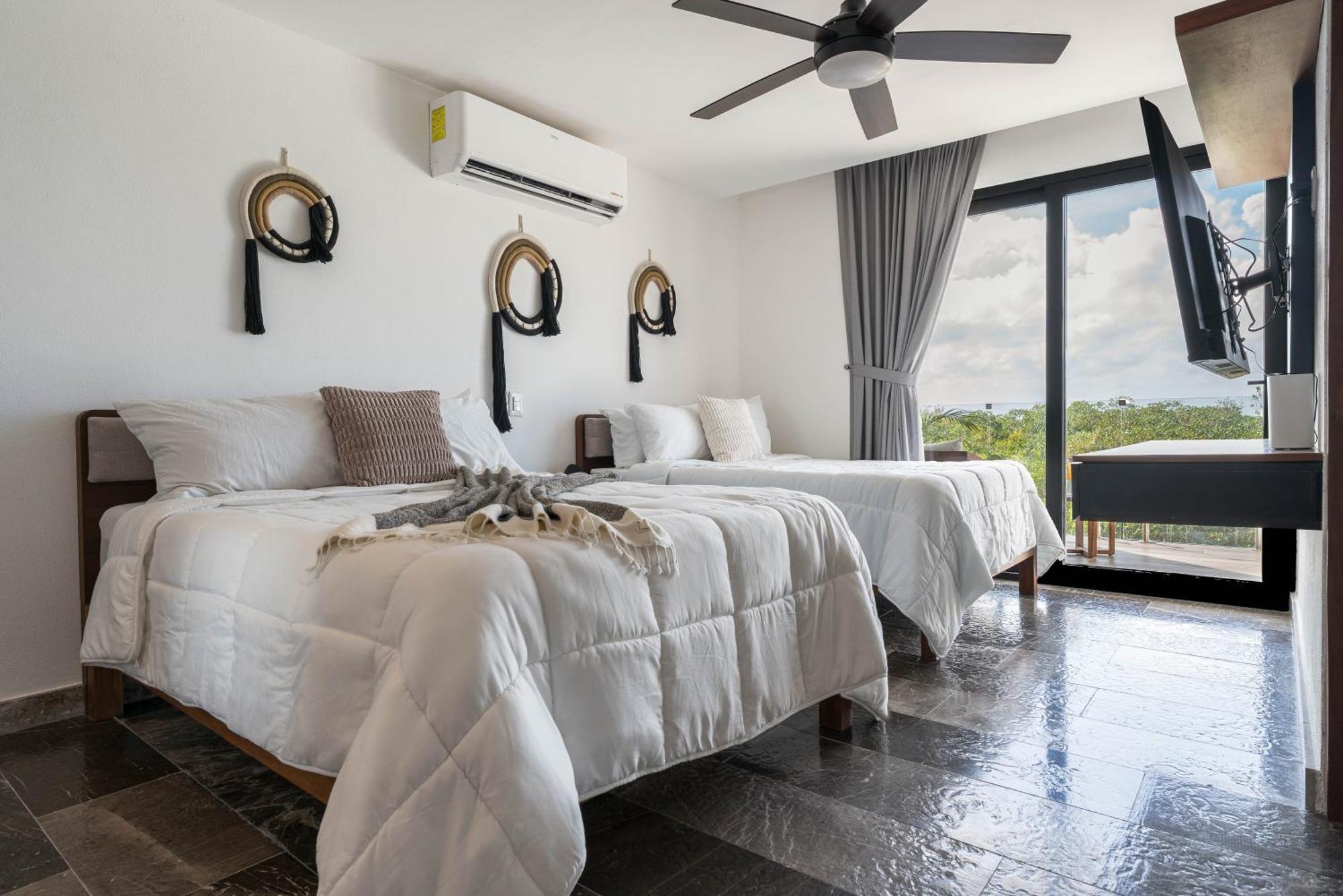 Beachfront Luxury With Pool With Private Cooker & Staff *