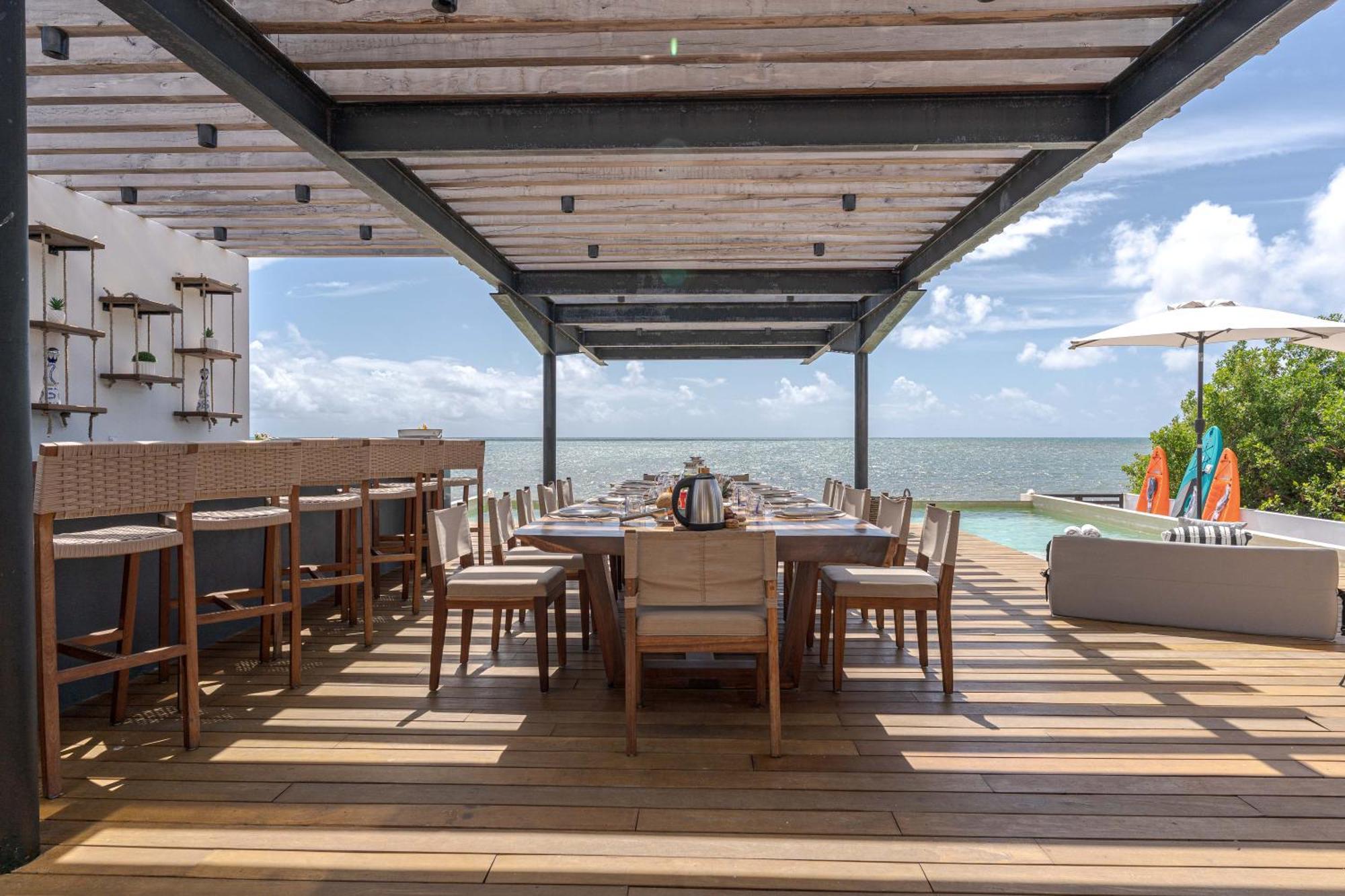 Pousada Beachfront Luxury With Pool With Private Cooker & Staff