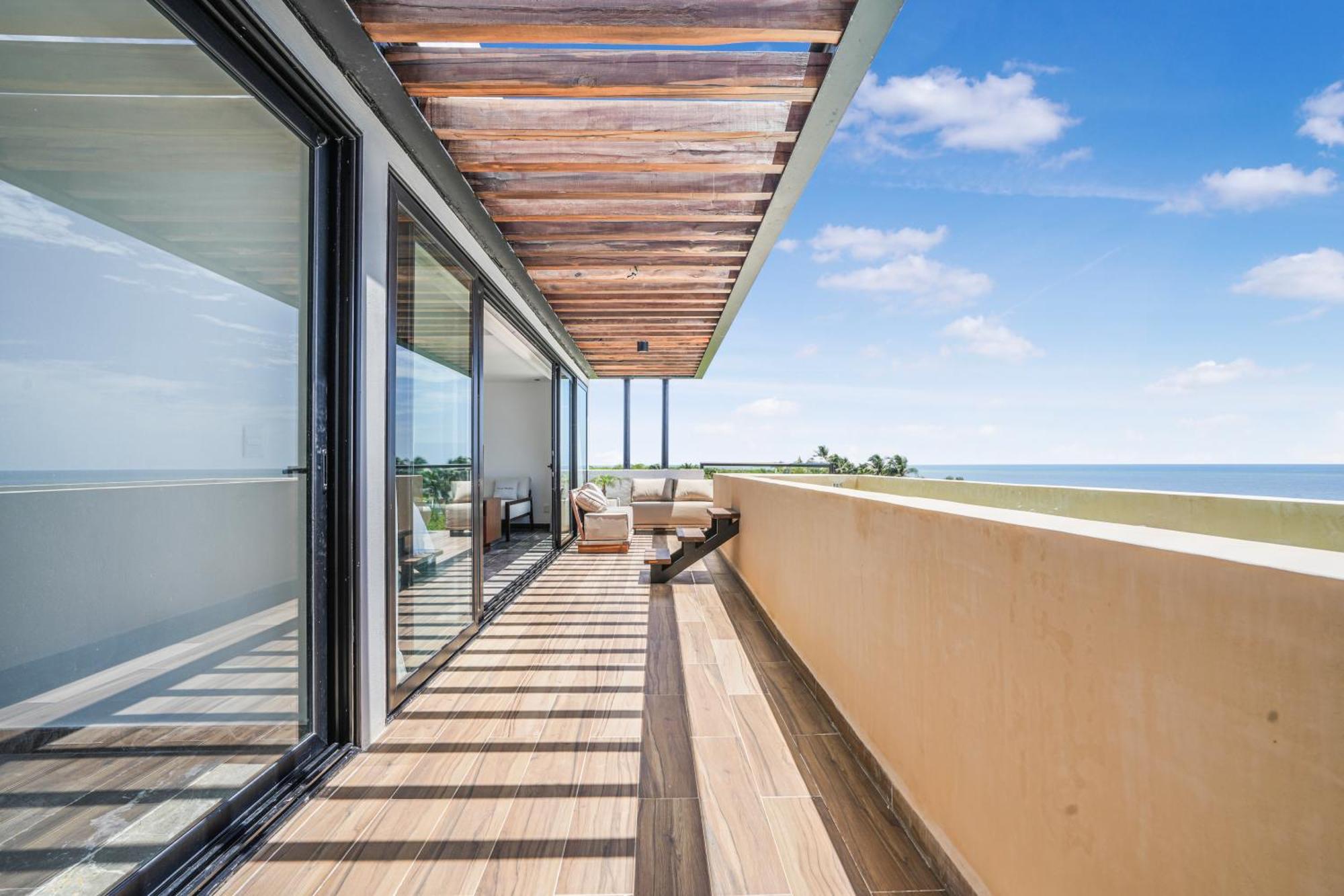Beachfront Luxury With Pool With Private Cooker & Staff *