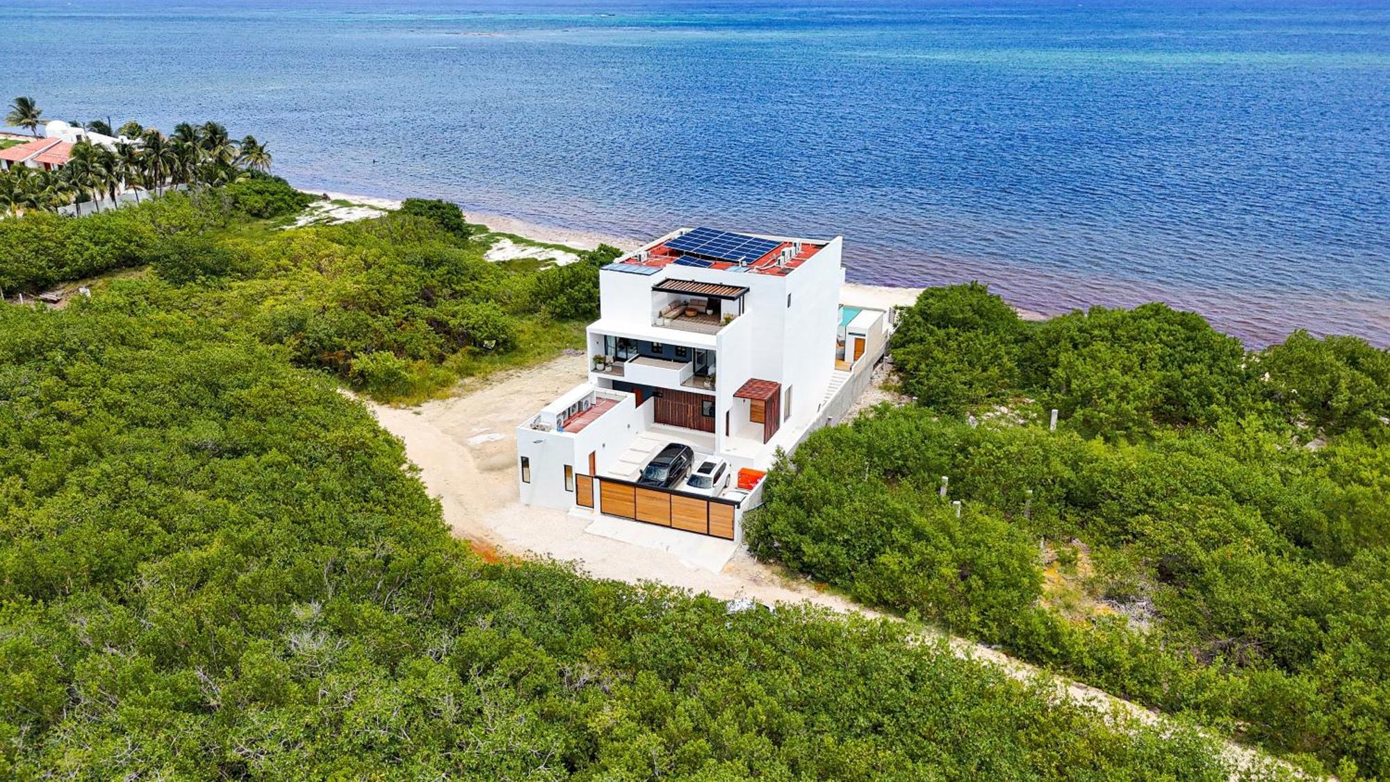 Pousada Beachfront Luxury With Pool With Private Cooker & Staff *