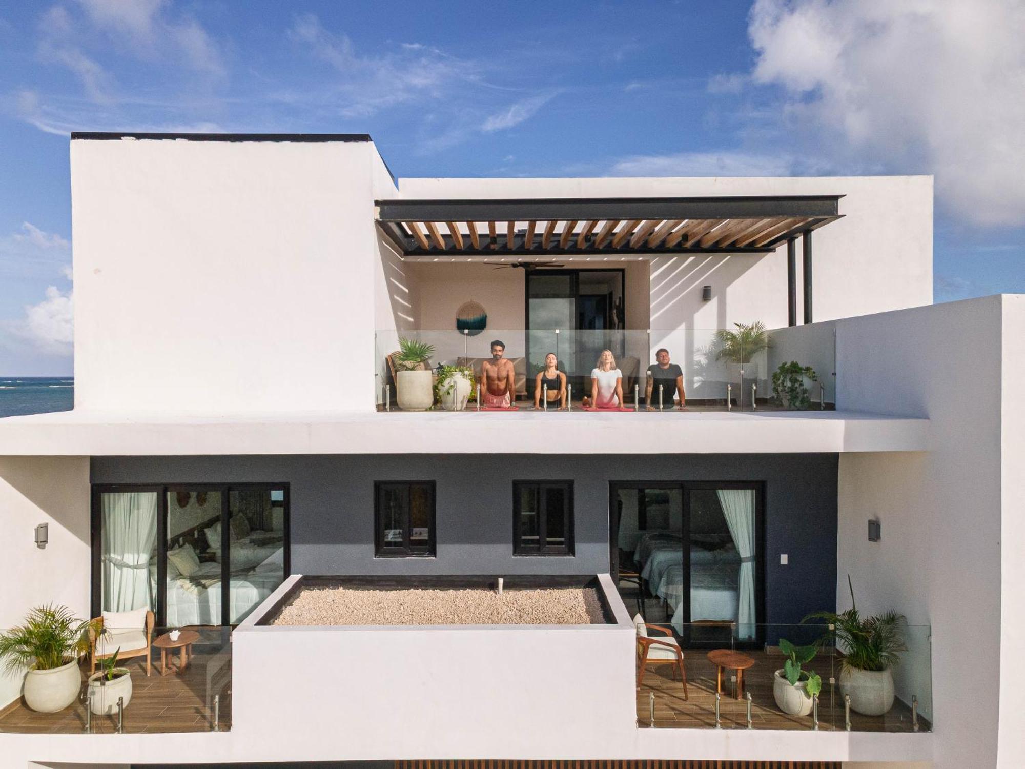 Beachfront Luxury With Pool With Private Cooker & Staff