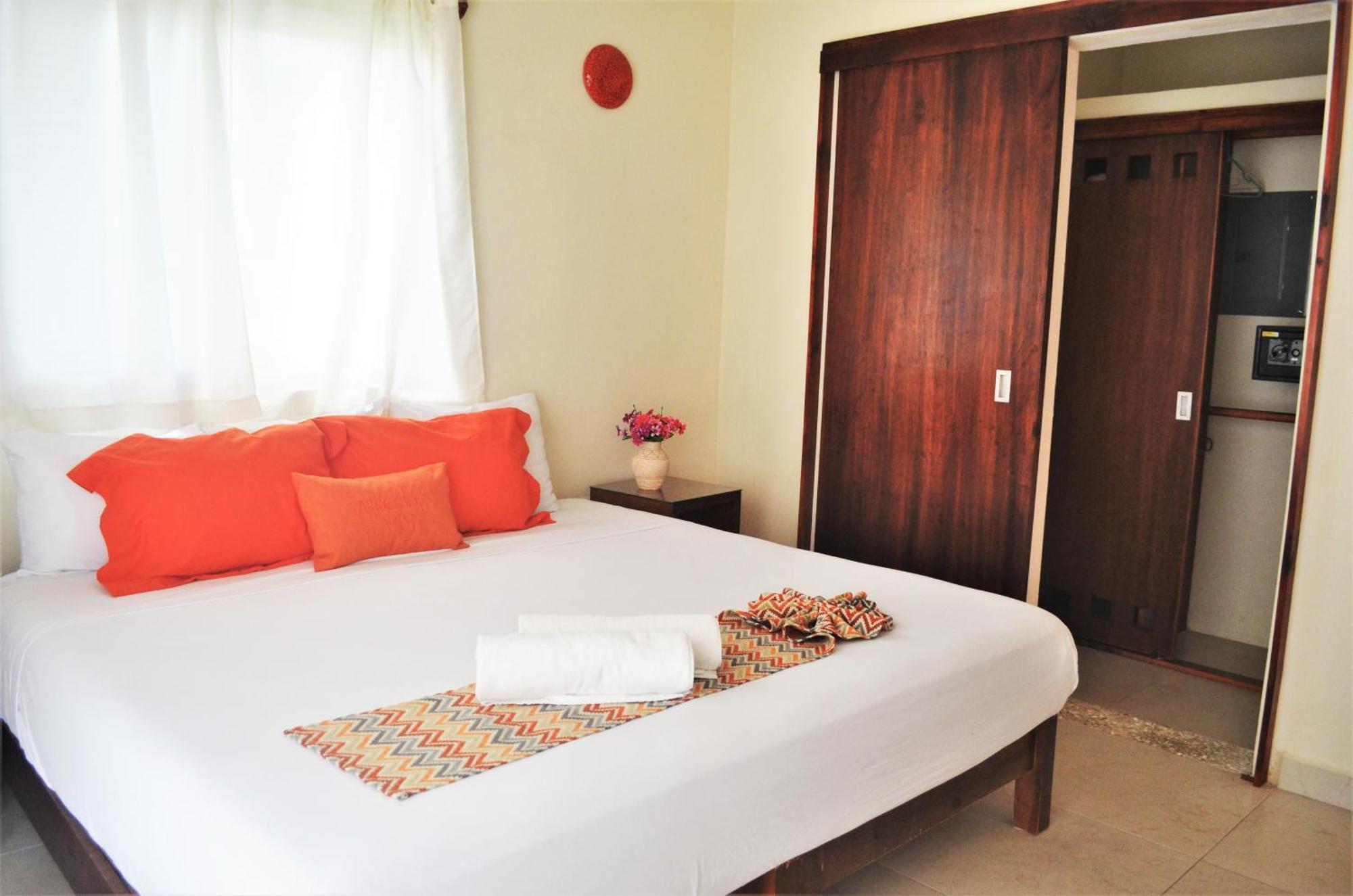 Arrecifes Aparthotel 3*