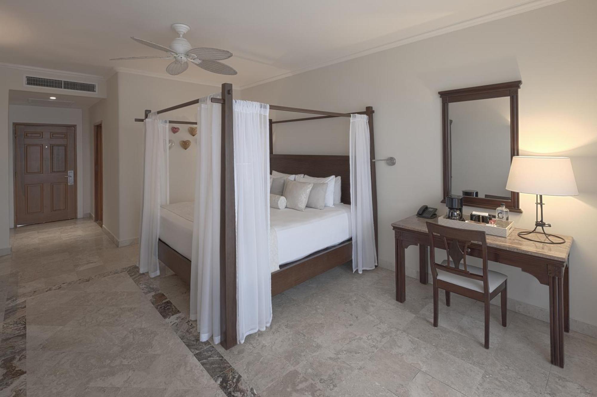 Resort Catalonia Royal Tulum & Adults Only 5*