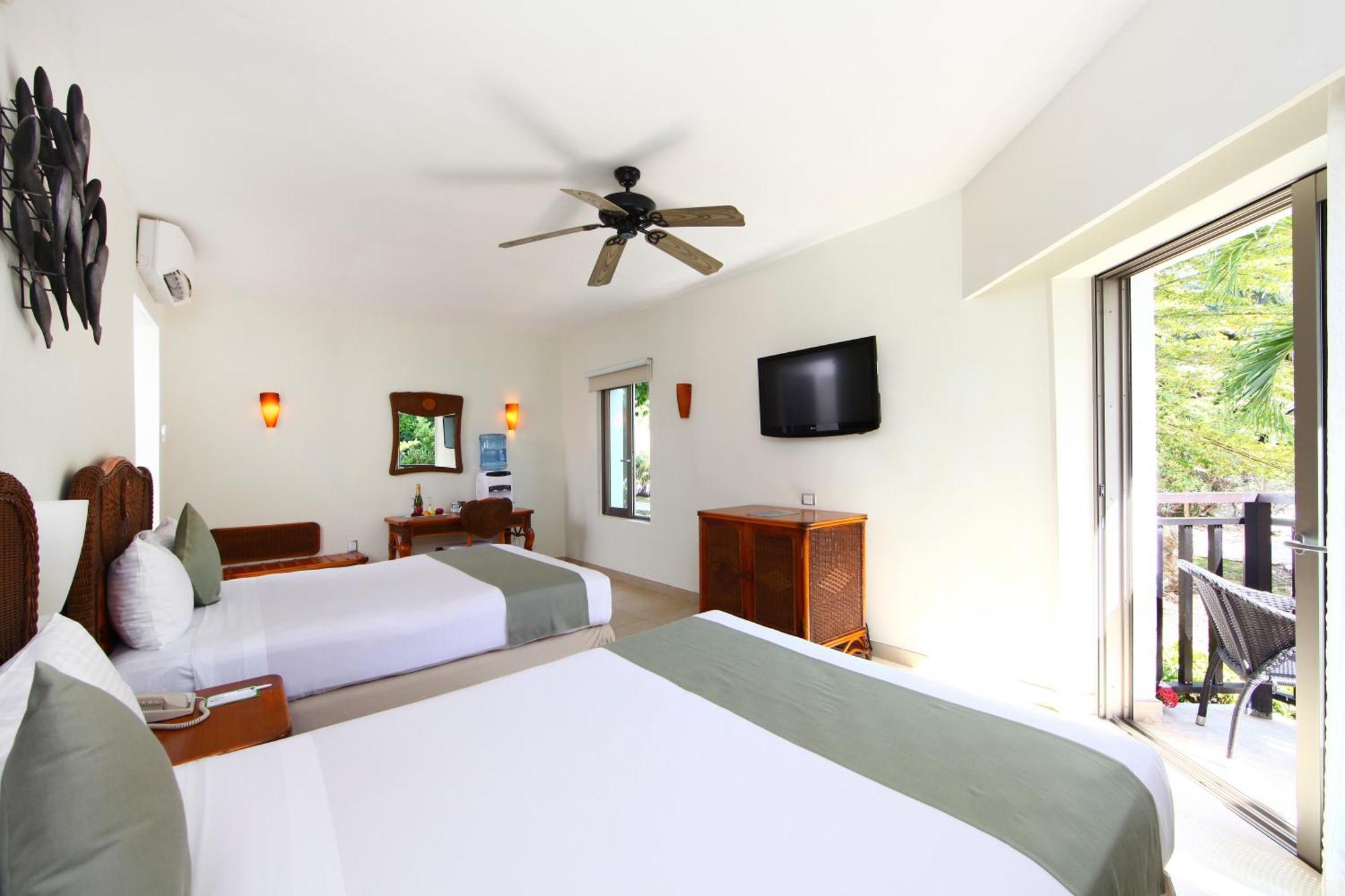 Sandos Caracol Eco Resort & Water Park (Adults Only)