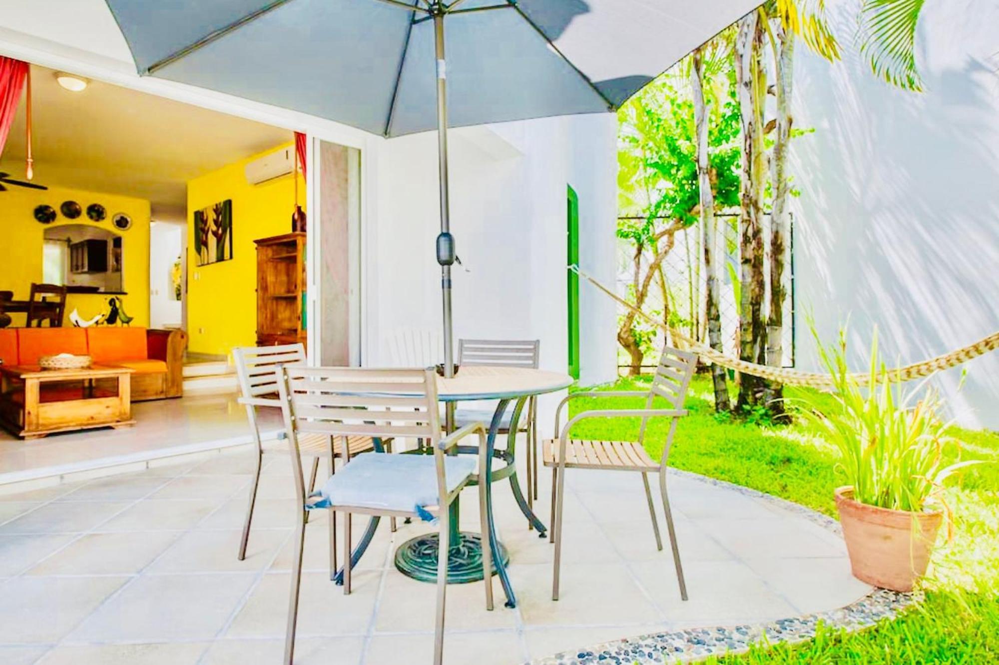 Executive Comfort With Swimming Pool Air Conditioning And Parking Guest house Playa del Carmen