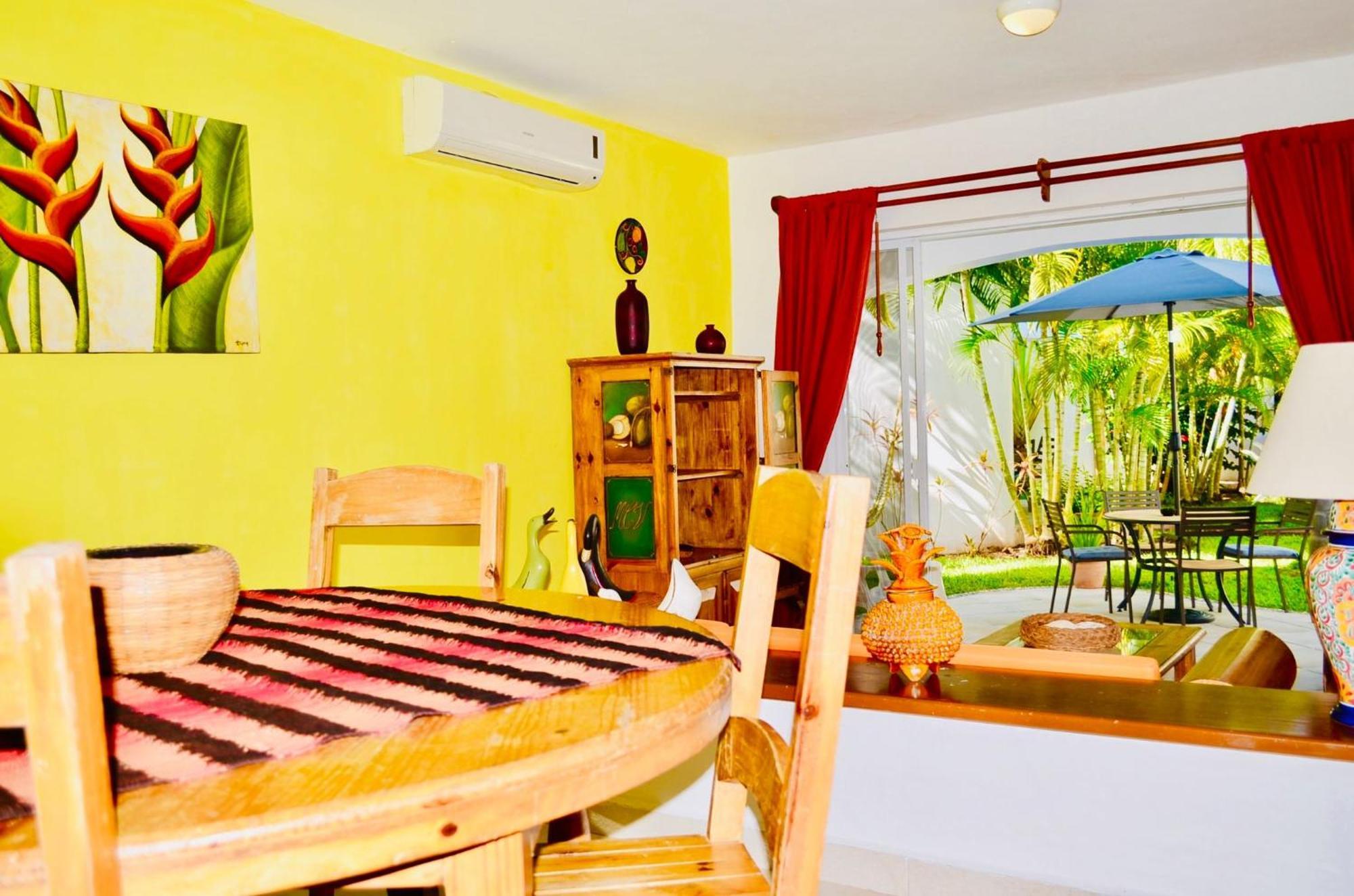 Guest house Executive Comfort With Swimming Pool Air Conditioning And Parking