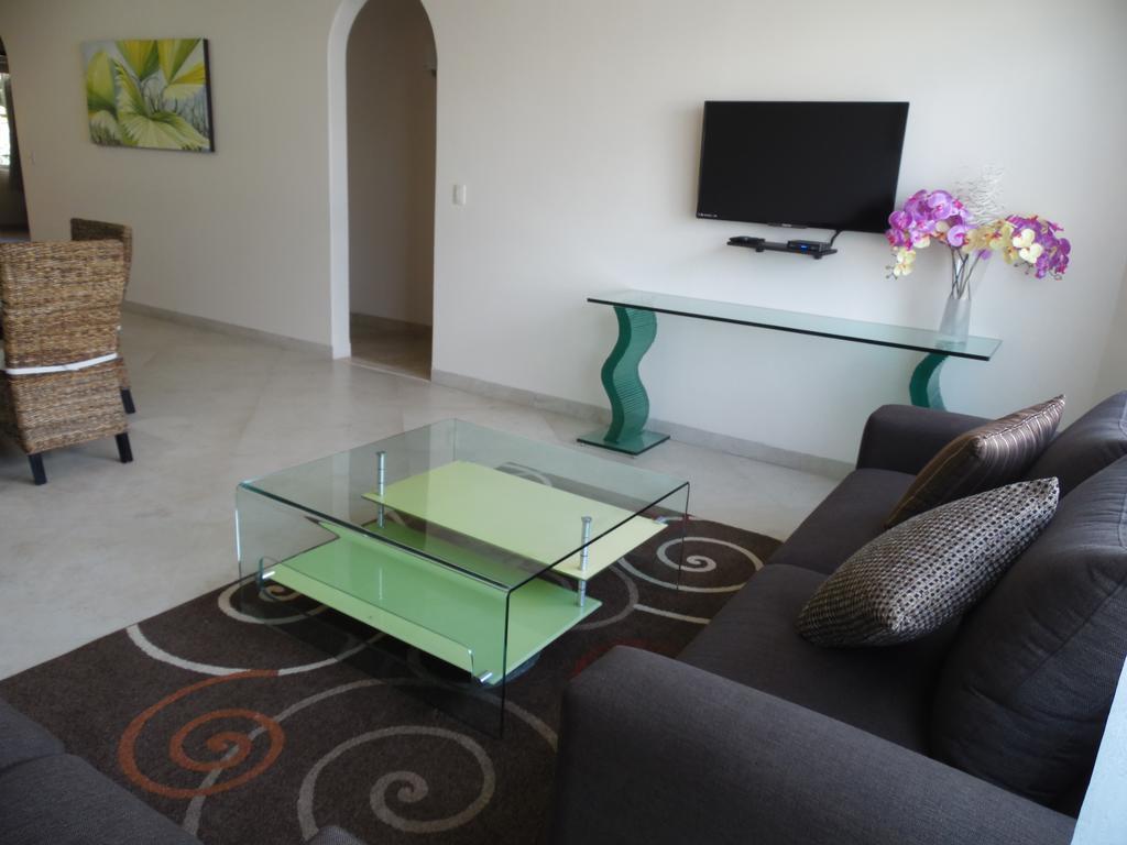 Mimosa Tree Aparthotel