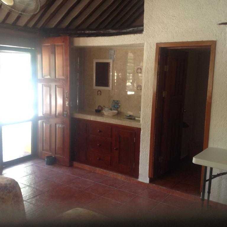 Inn La Conchita 2*