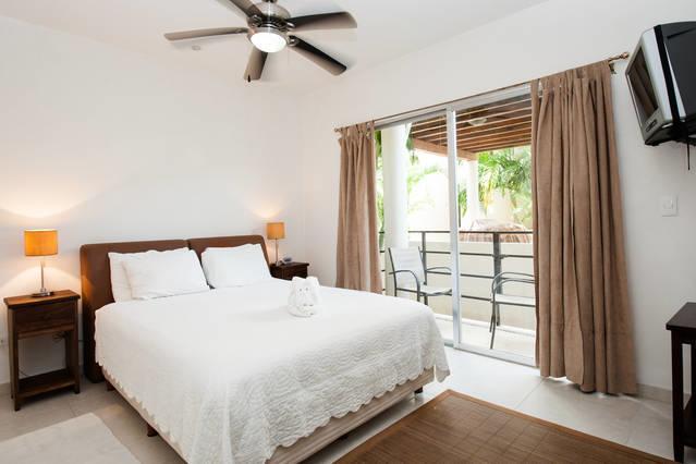 Aqua Terra - Quiet Condo For 4