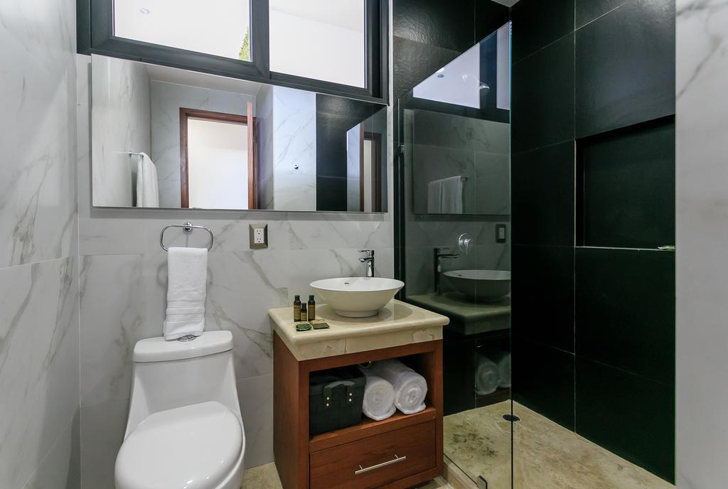 Menesse-2Bedrooms-Perfectspot Steps To The Ocean * Playa del Carmen