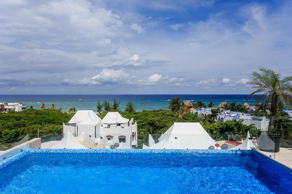 Menesse-2Bedrooms-Perfectspot Steps To The Ocean Playa del Carmen