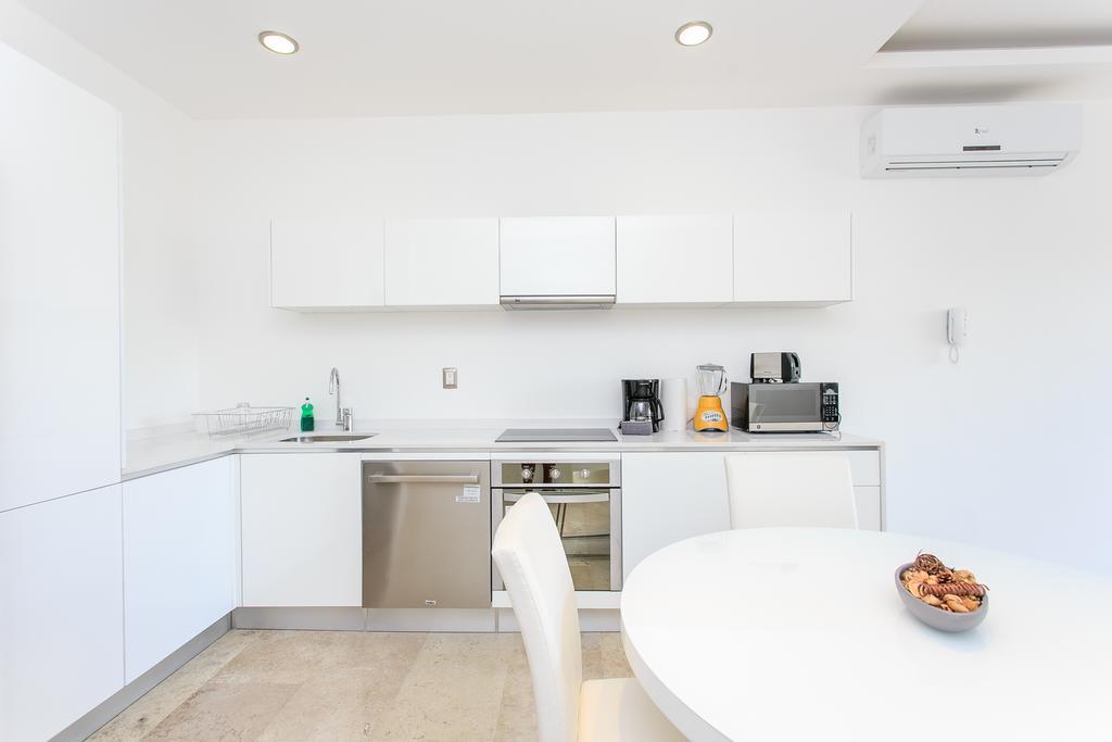Menesse-2Bedrooms-Perfectspot Steps To The Ocean Apartment *