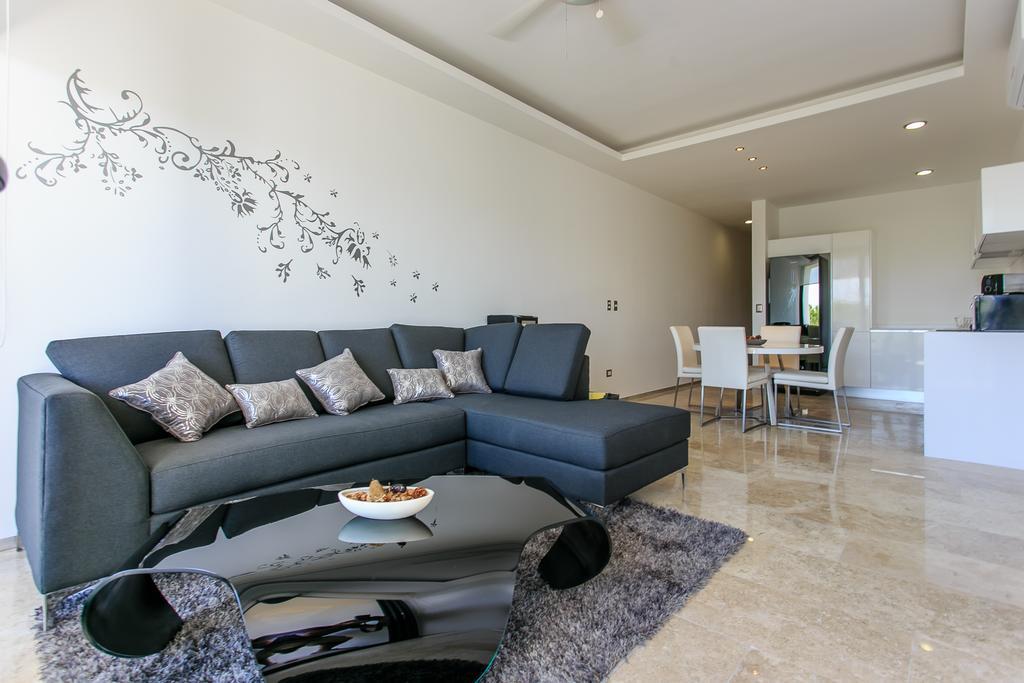Menesse-2Bedrooms-Perfectspot Steps To The Ocean Playa del Carmen