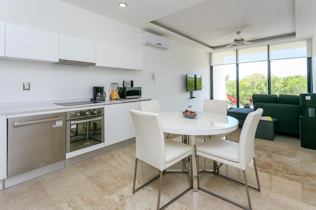 Menesse-2Bedrooms-Perfectspot Steps To The Ocean Apartment *