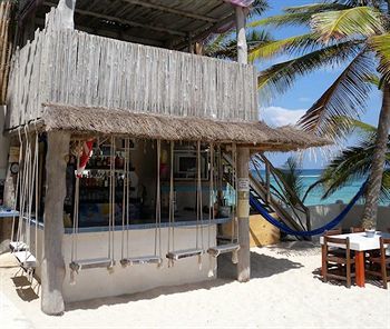 Aquatech Derosa Akumal