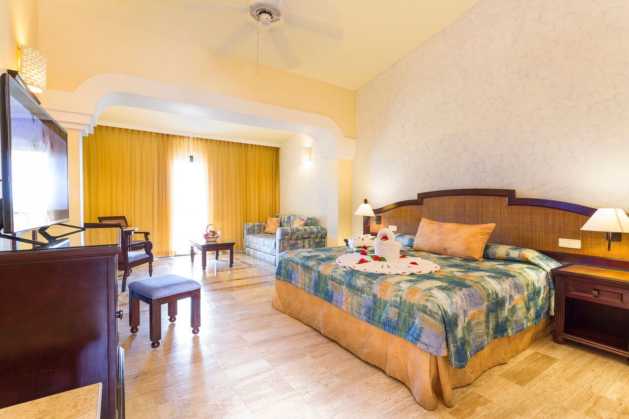 Grand Palladium White & Resort