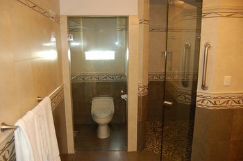 El Cantil Hotel