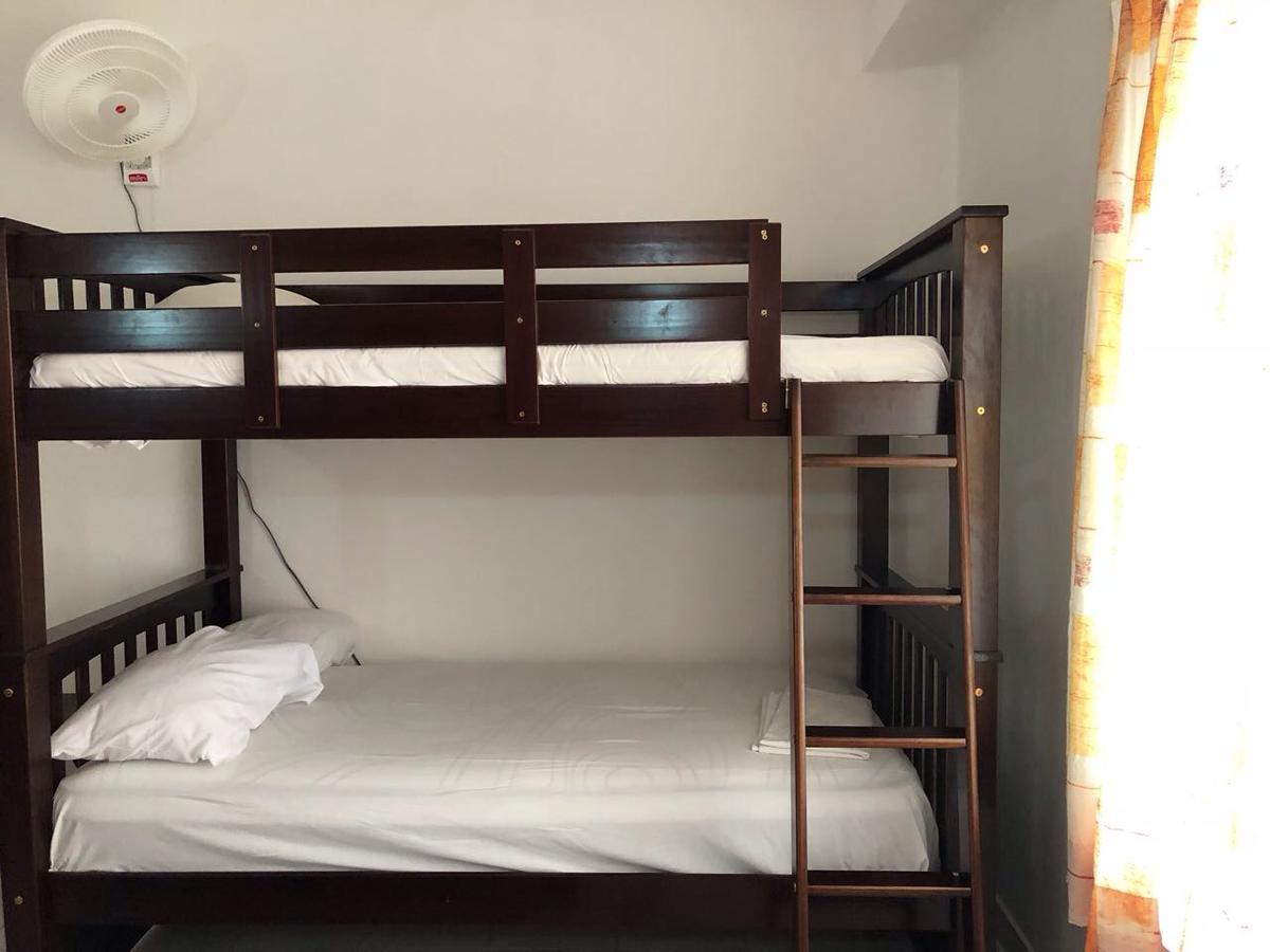 La Isla Playa Hostel