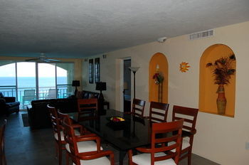 El Cantil Hotel