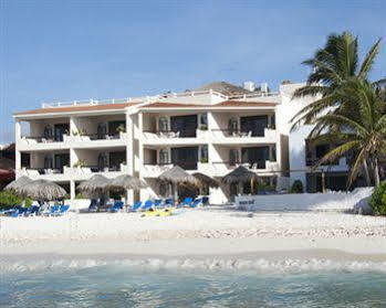 Hotel Aquatech Derosa Akumal