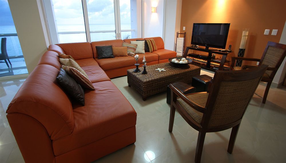 Hotel Peninsula Grand 3*