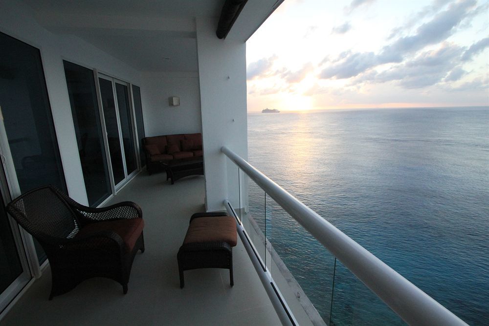 Hotel Peninsula Grand 3*