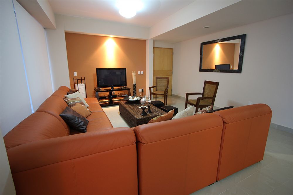 Hotel Peninsula Grand 3*