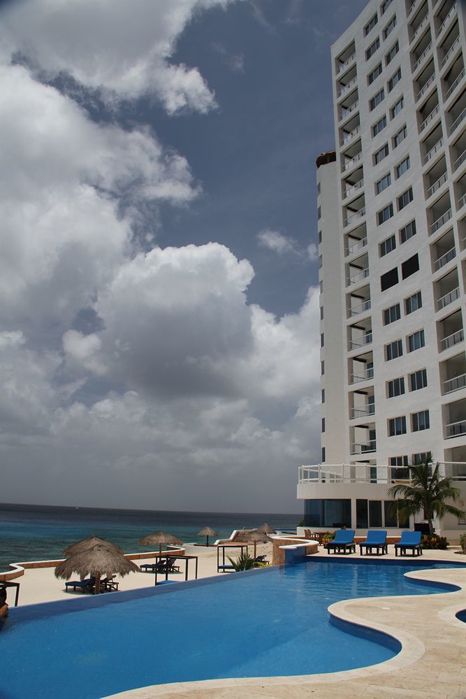 Hotel Peninsula Grand 3*