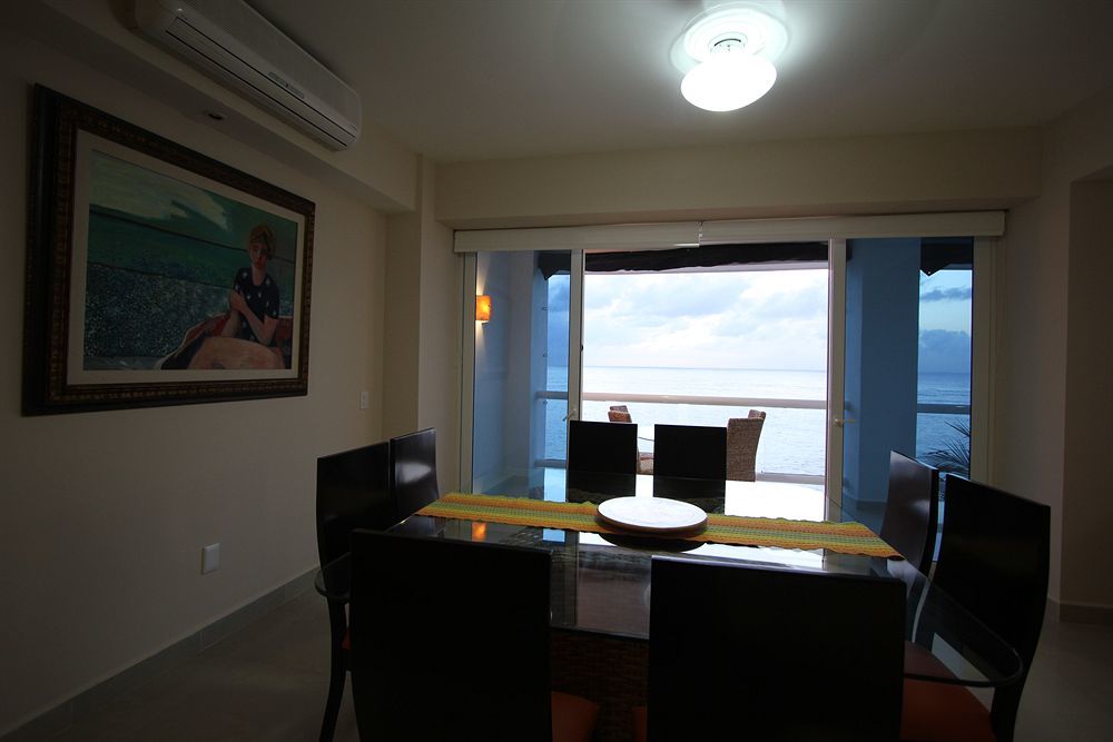 Hotel Peninsula Grand 3*