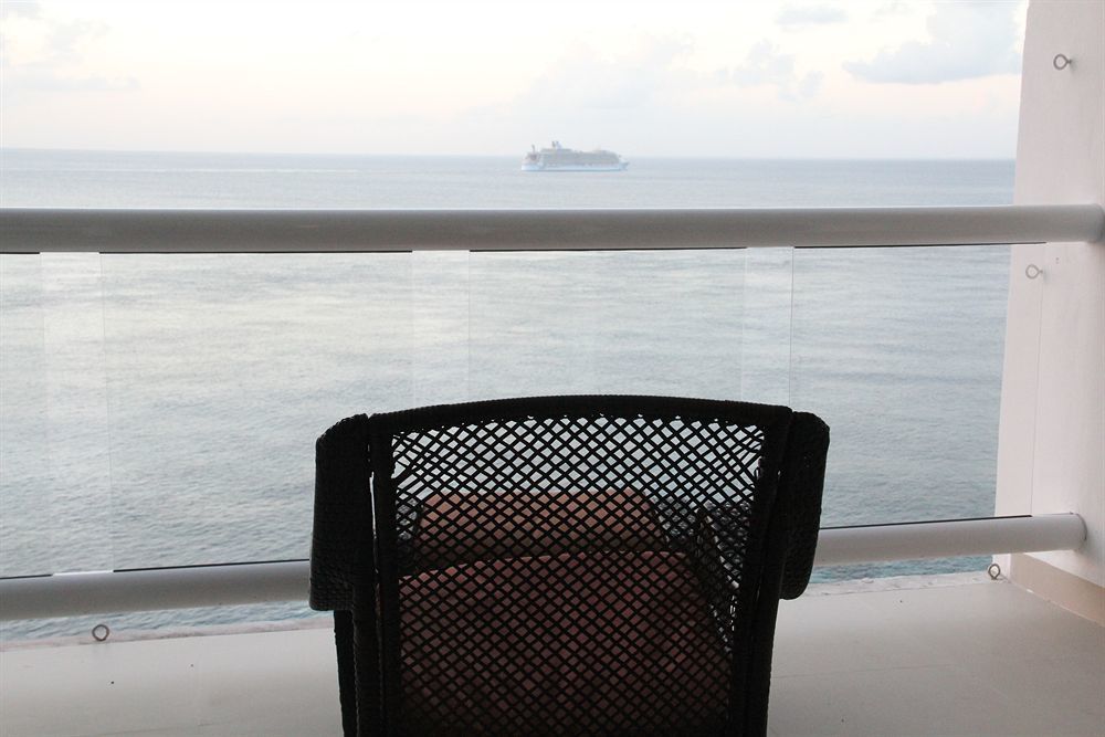Hotel Peninsula Grand 3*