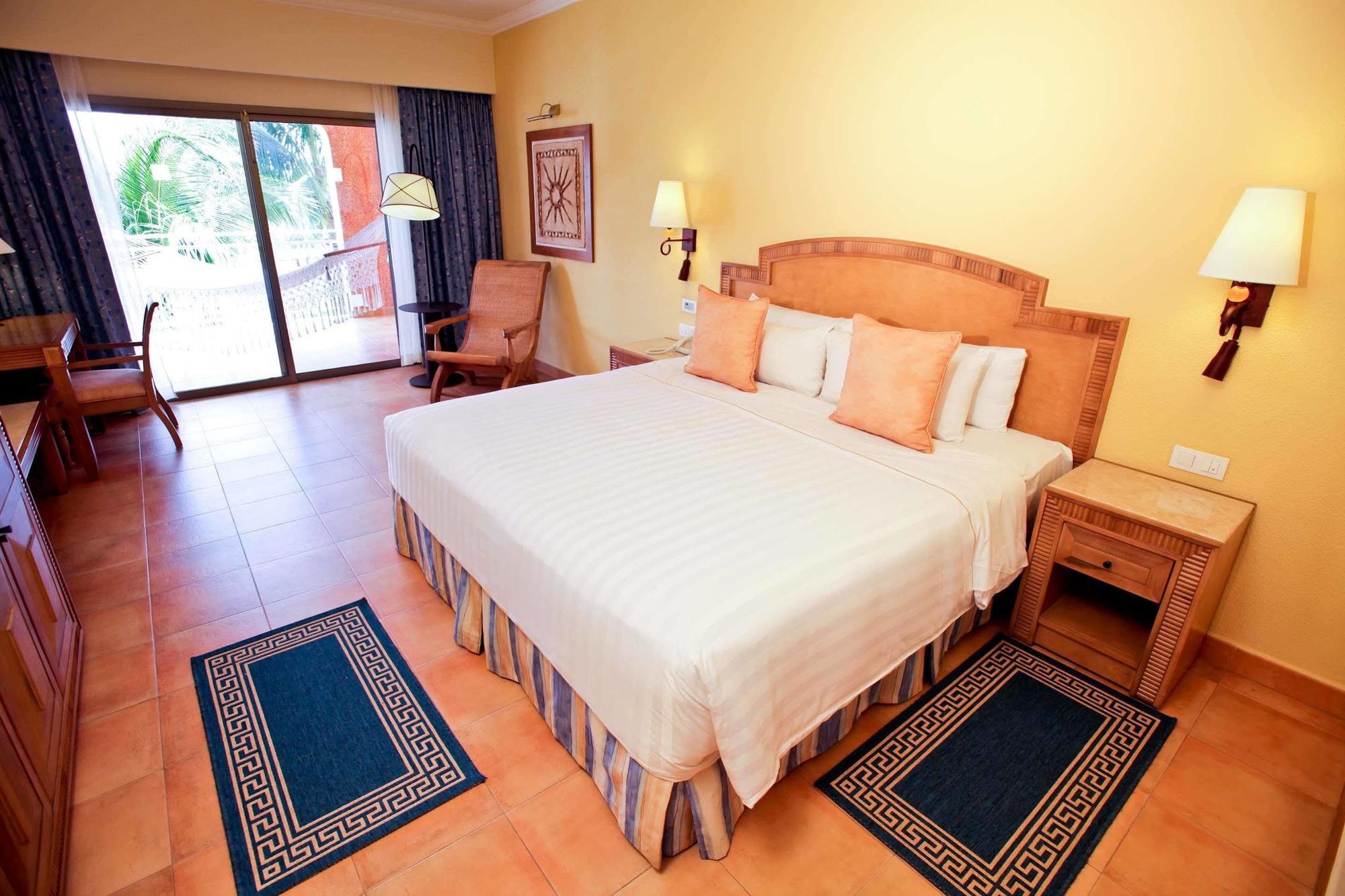 Barceló Maya Colonial -