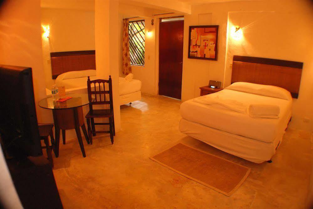 Siesta Fiesta - 5th Avenue Hotel Playa del Carmen