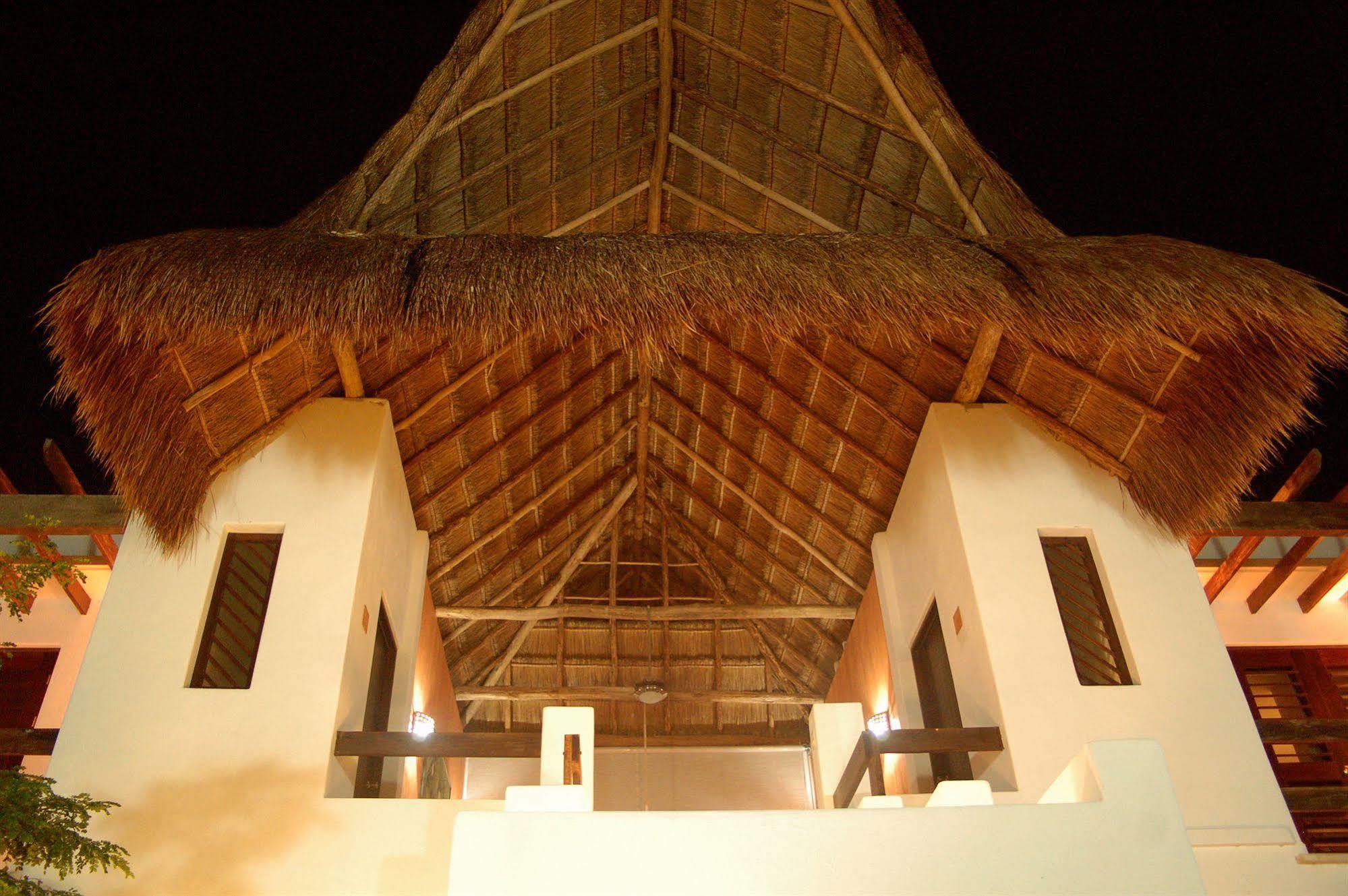 Aparthotel El Encanto