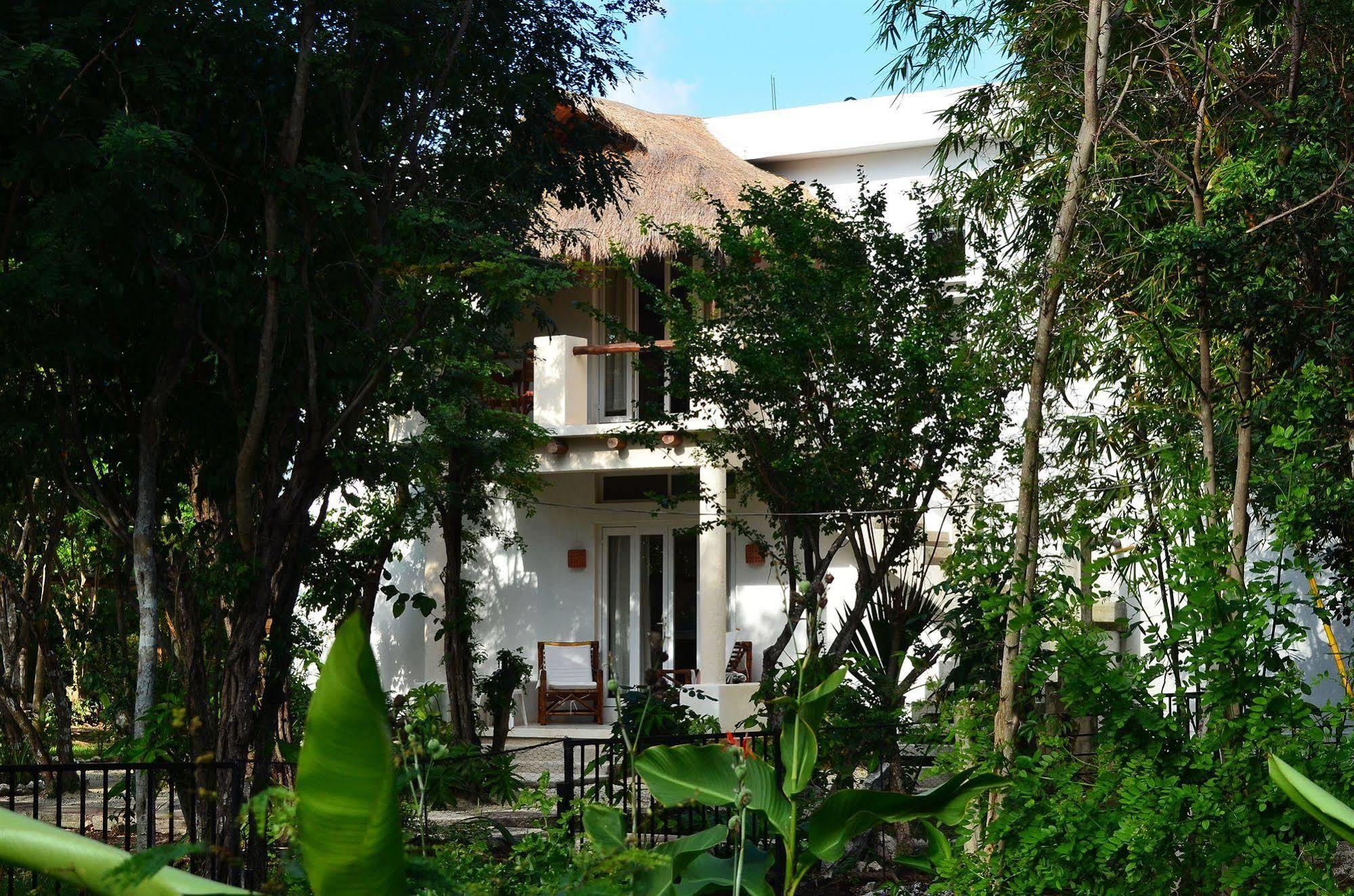 Aparthotel El Encanto 3*
