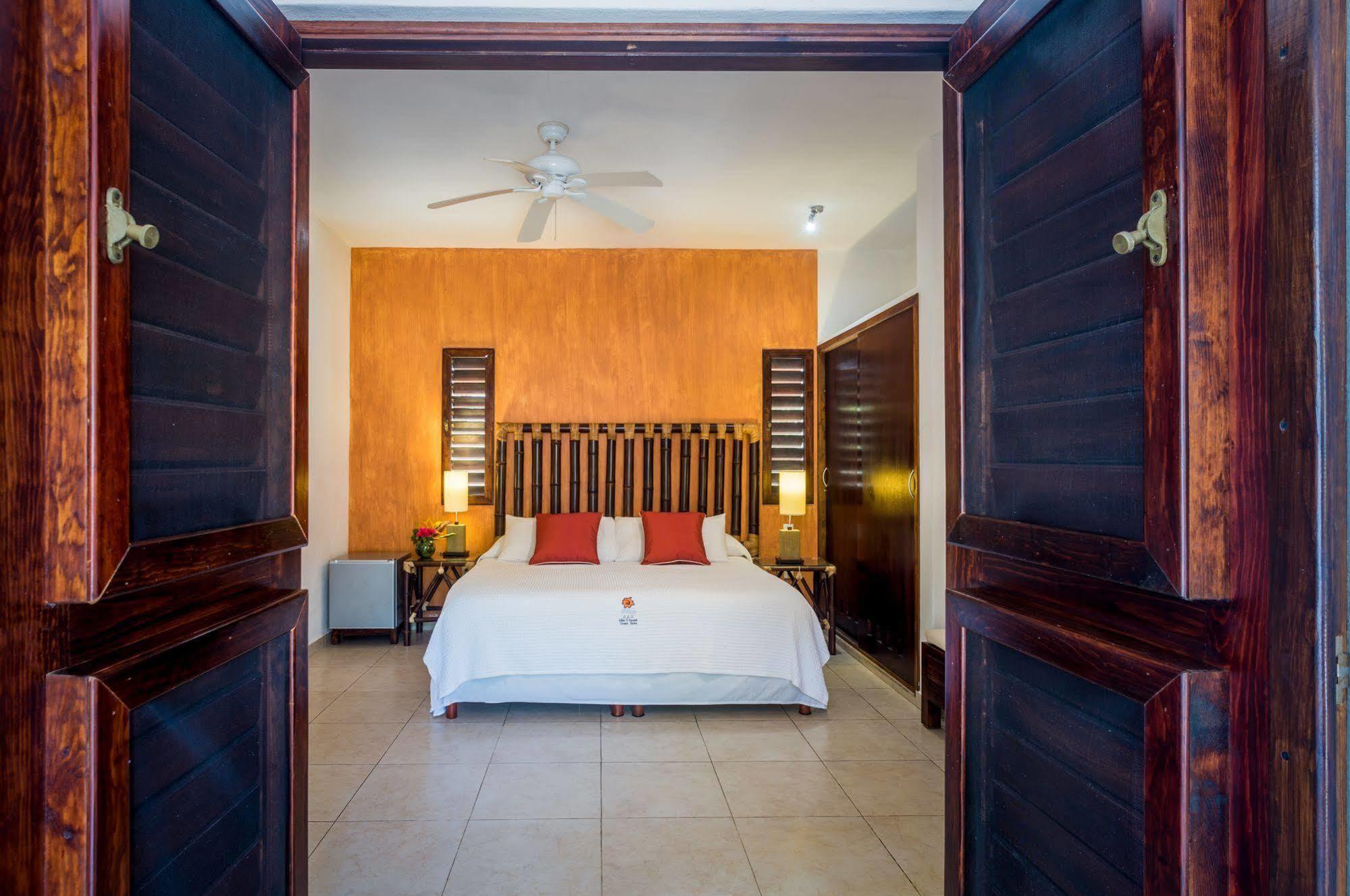 Aparthotel El Encanto 3*