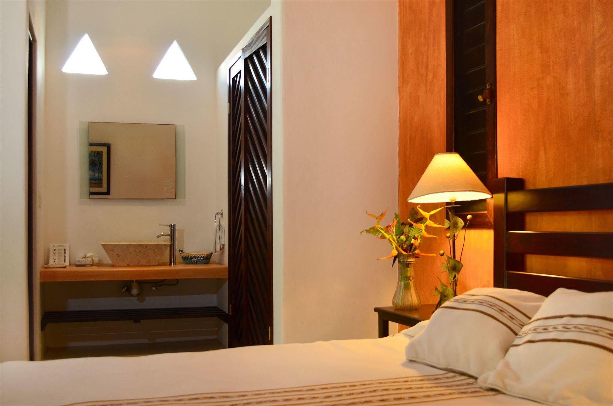 Aparthotel El Encanto 3*
