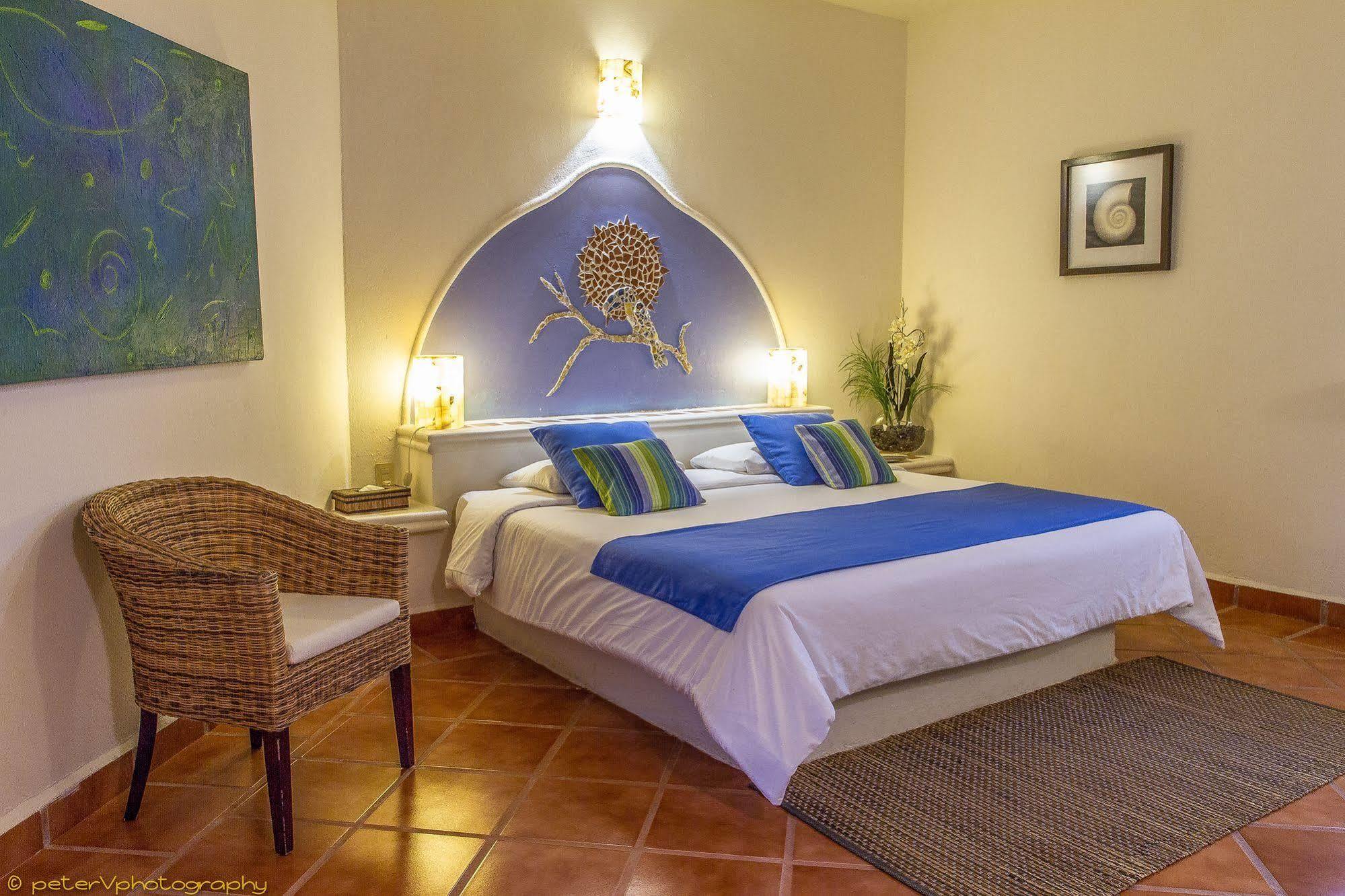 Riviera Del Sol Hotel