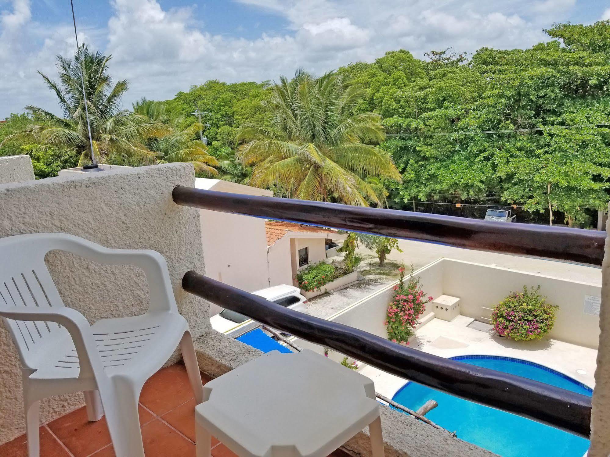 Aquatech Derosa 3* Akumal